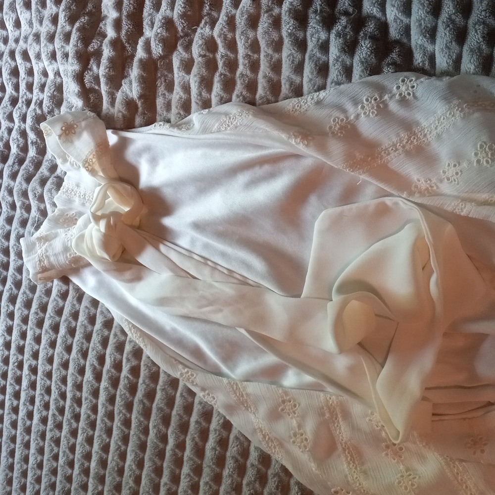 BEAUTIFUL ROMPER - Picture 8 of 12